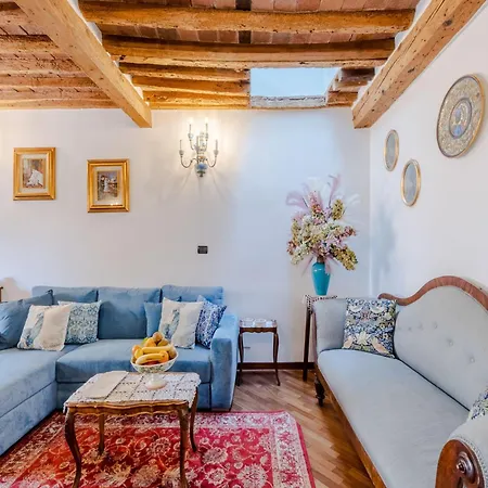 Classic 3 Bedroom Panoramic Apartment *