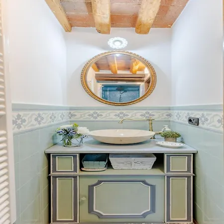 Classic 3 Bedroom Panoramic Lucca
