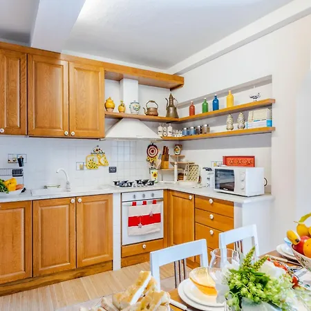Classic 3 Bedroom Panoramic Apartment *