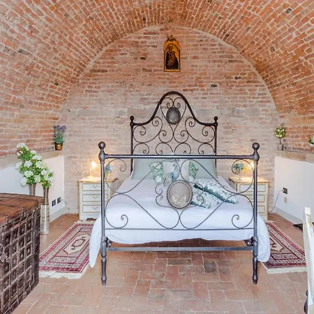 Classic 3 Bedroom Panoramic Lucca
