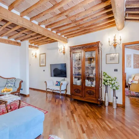 Apartment Classic 3 Bedroom Panoramic Lucca
