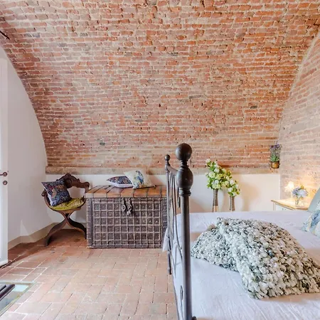 Classic 3 Bedroom Panoramic Lucca